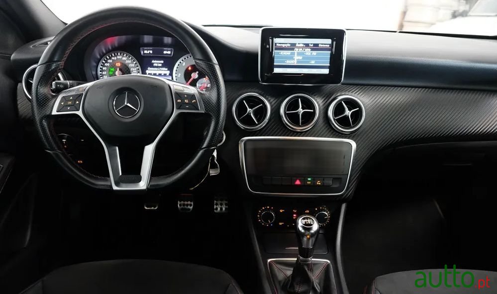 2014' Mercedes-Benz Classe A photo #5