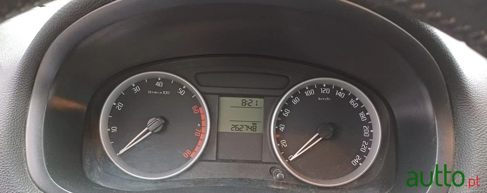 2008' Skoda Fabia Break photo #4