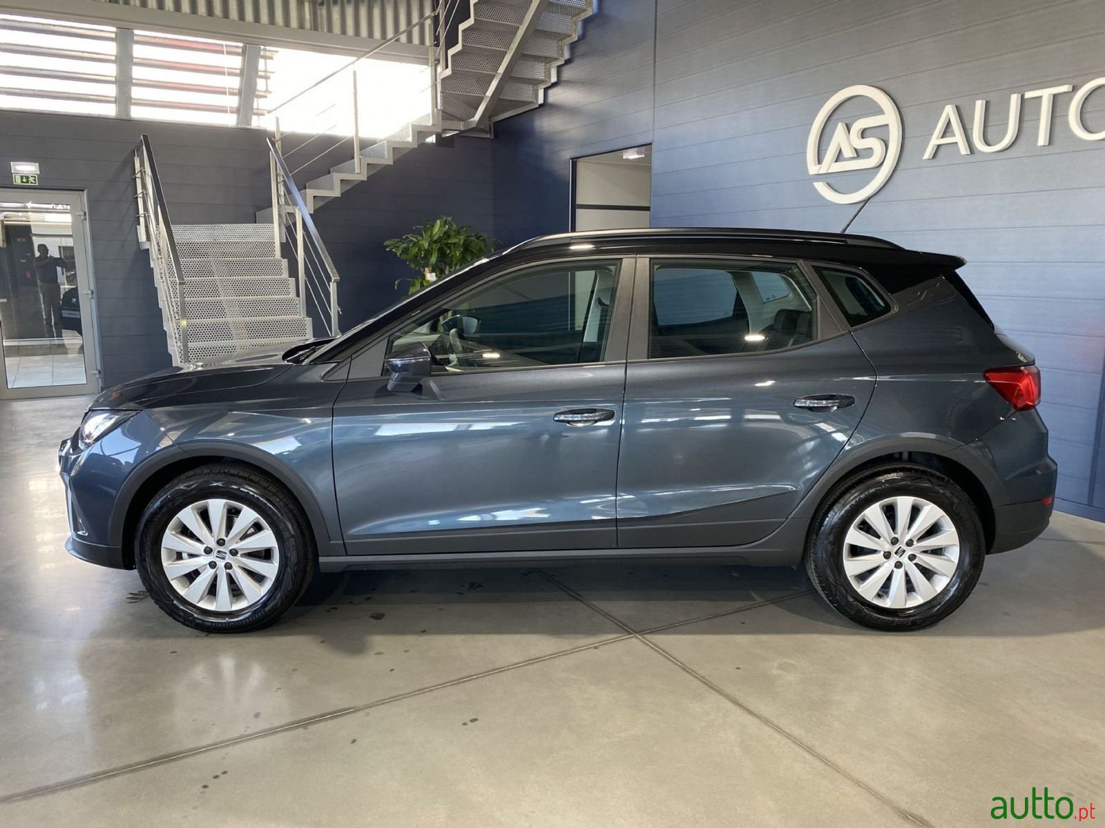 2023' SEAT Arona photo #2