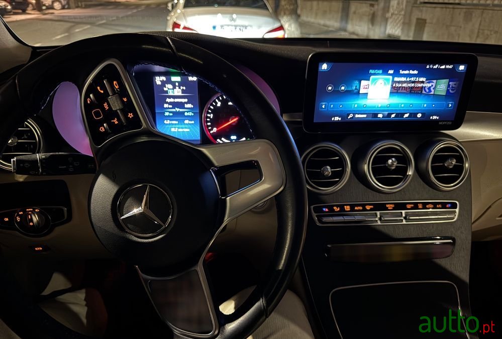 2021' Mercedes-Benz Classe Glc De 4Matic photo #2