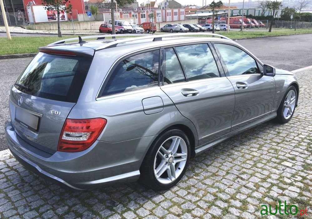 2011' Mercedes-Benz C 220 photo #4