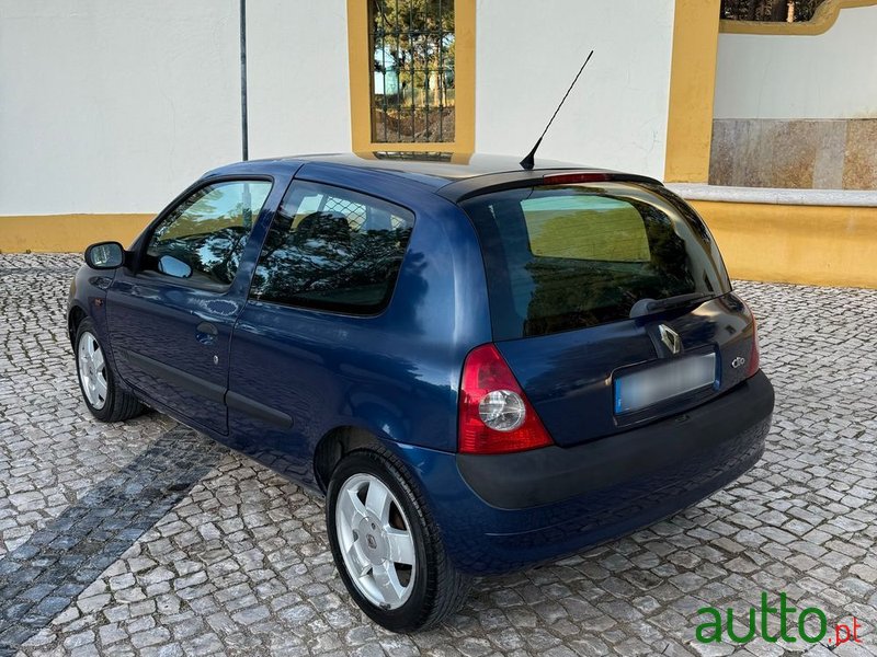 2002' Renault Clio photo #6