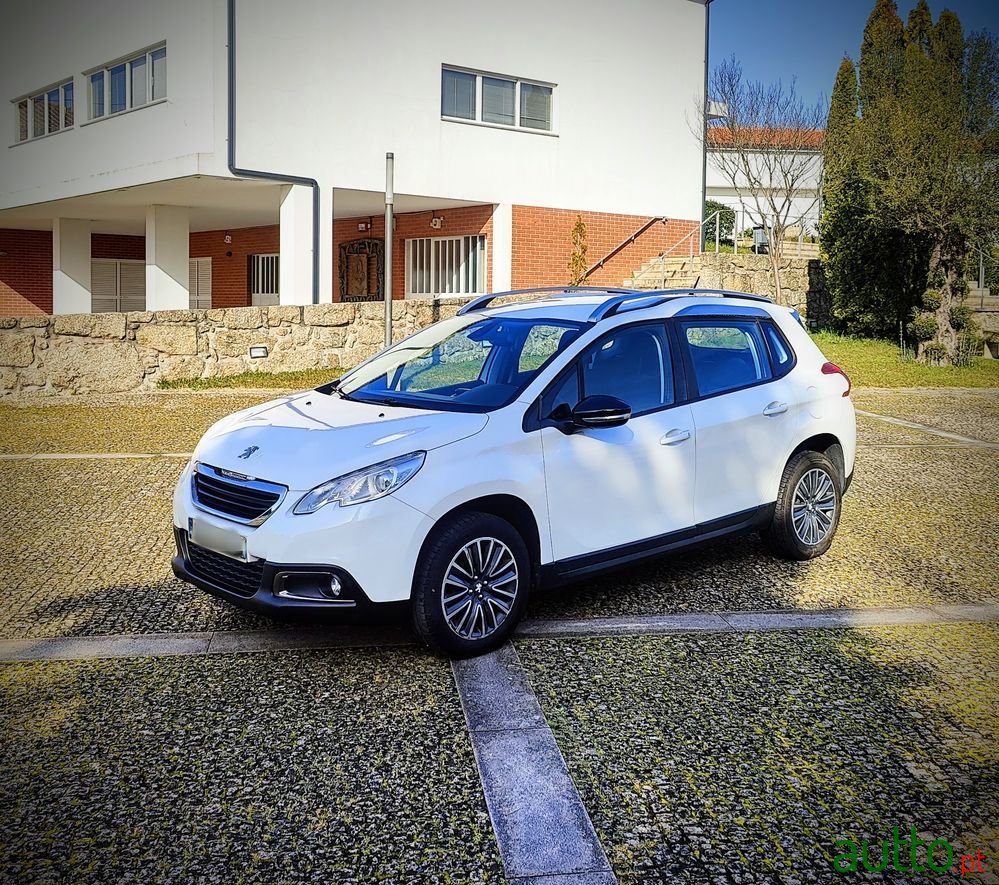 2014' Peugeot 2008 photo #2