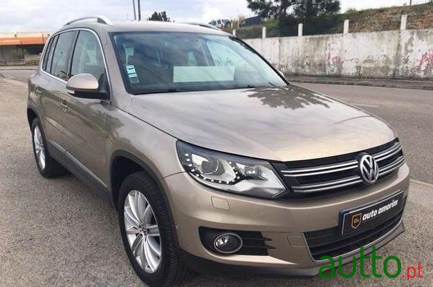 2012' Volkswagen Tiguan photo #1