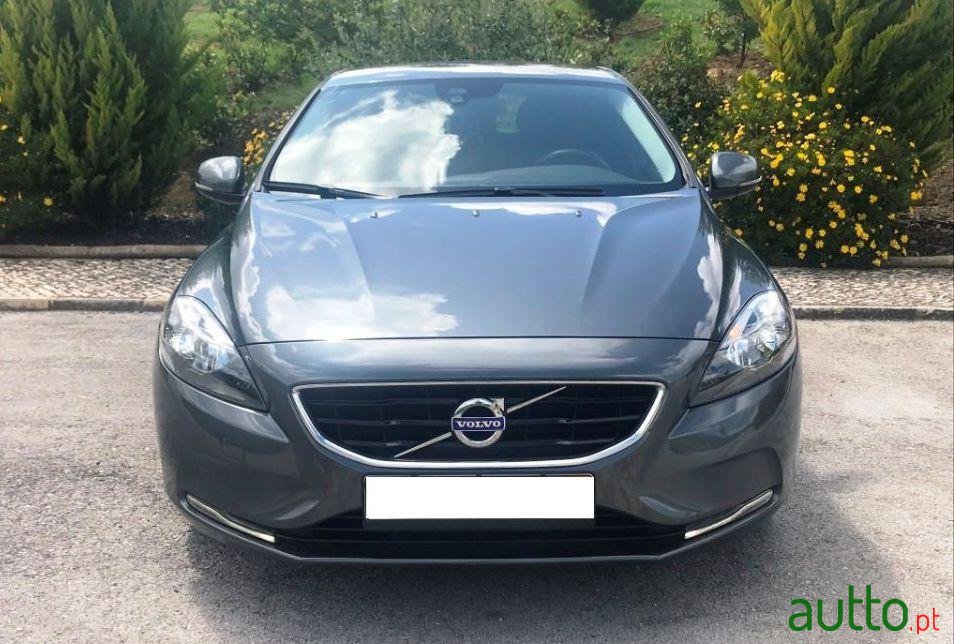 2013' Volvo V40 photo #2