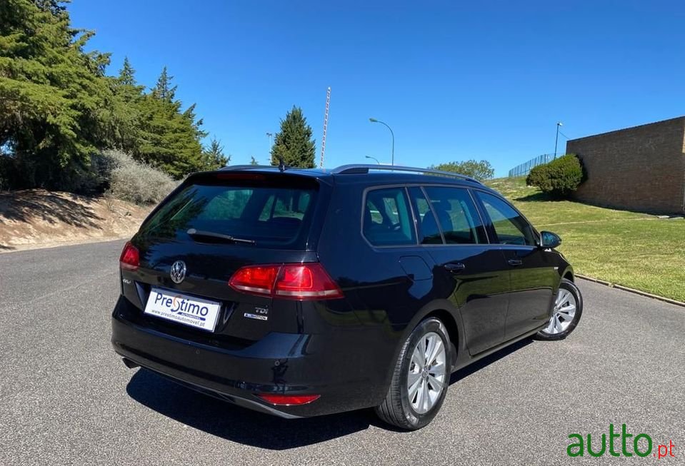 2015' Volkswagen Golf photo #5