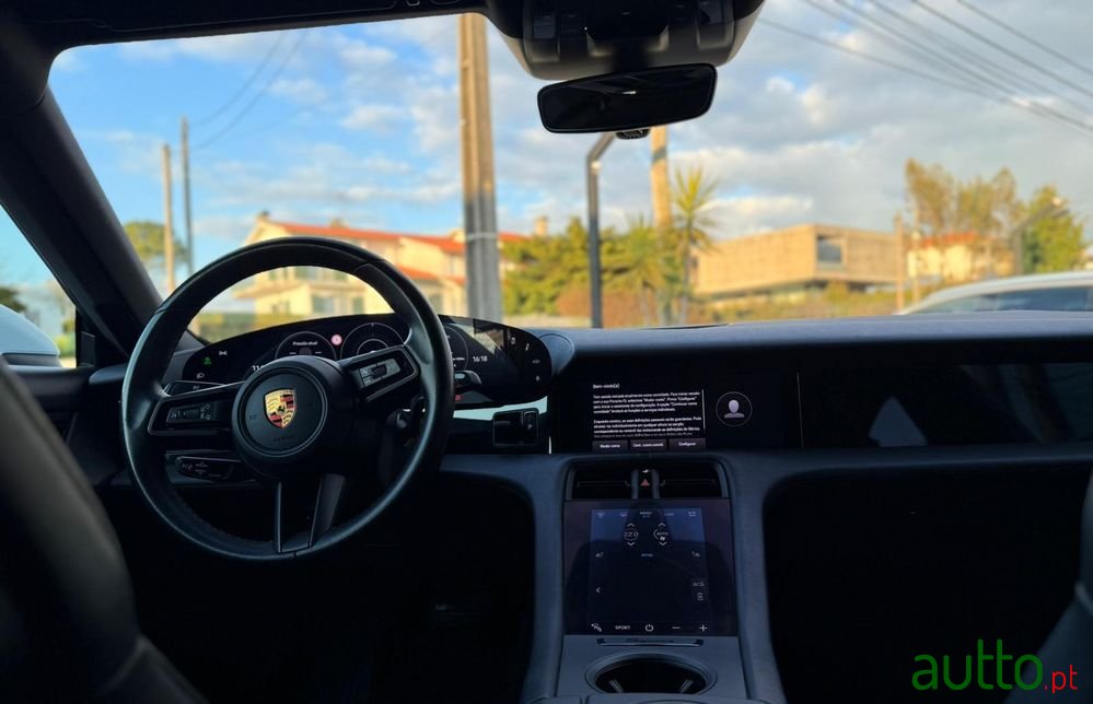 2020' Porsche Taycan 4S photo #3