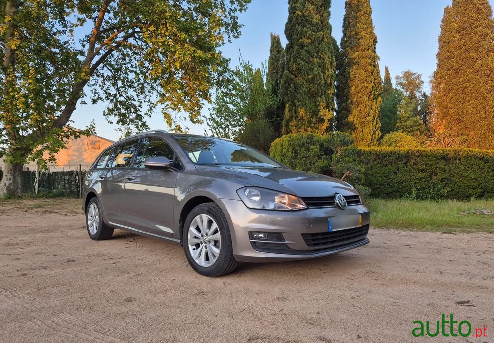2015' Volkswagen Golf Variant photo #1