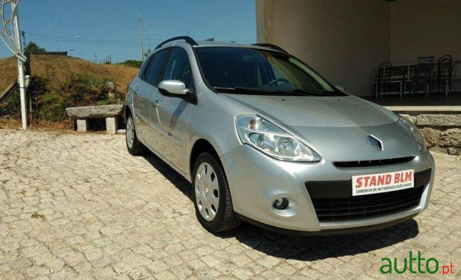 2011' Renault Clio Break photo #4