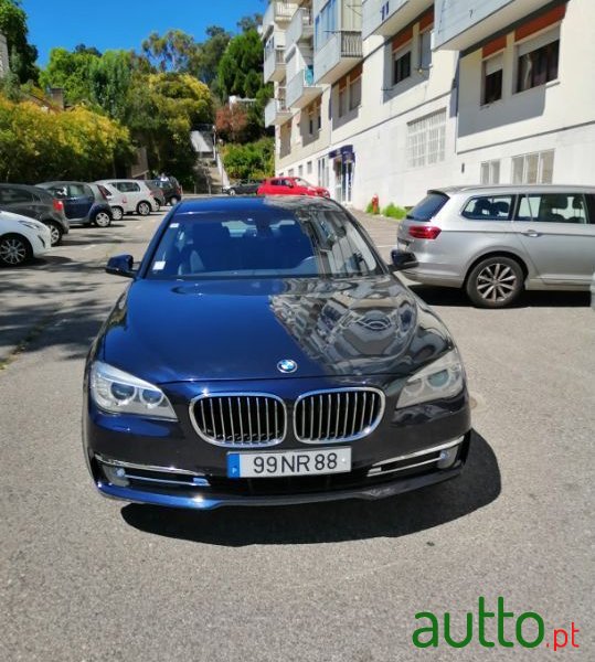 2013' BMW 730 photo #3