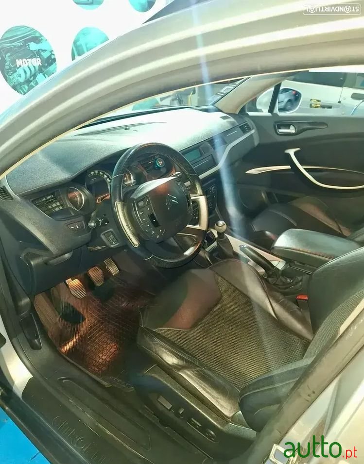 2008' Citroen C5 Tourer photo #5