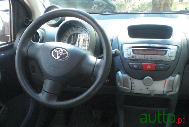 2007' Toyota Aygo photo #2