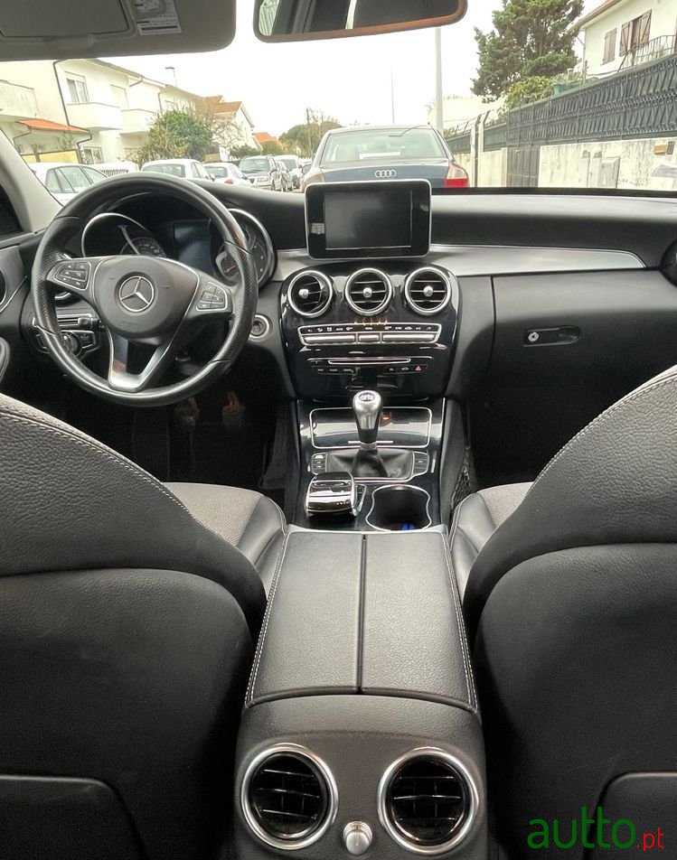 2015' Mercedes-Benz C 200 photo #3