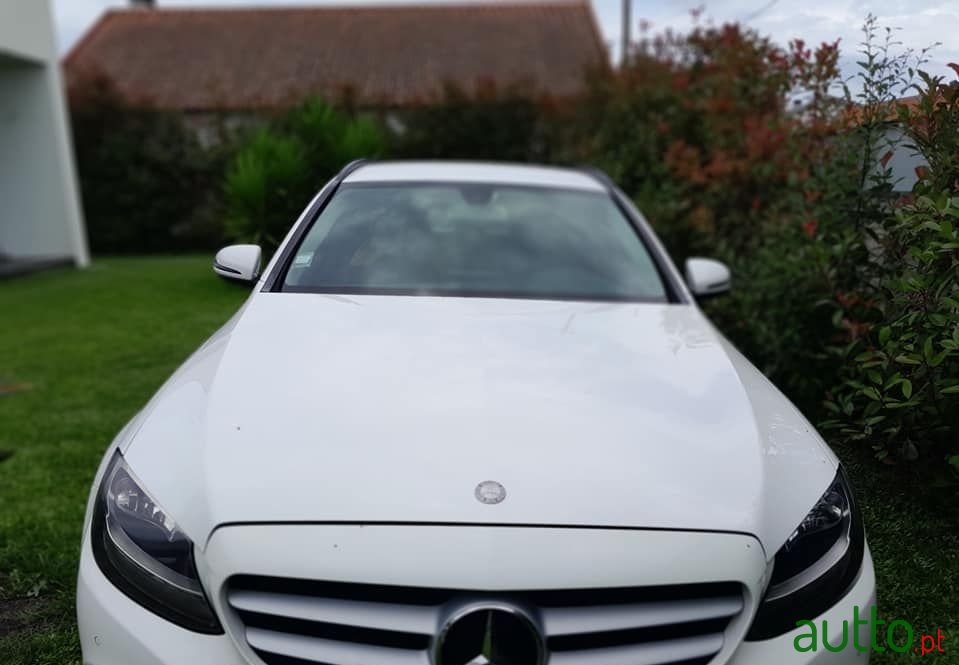 2015' Mercedes-Benz C-200 photo #1