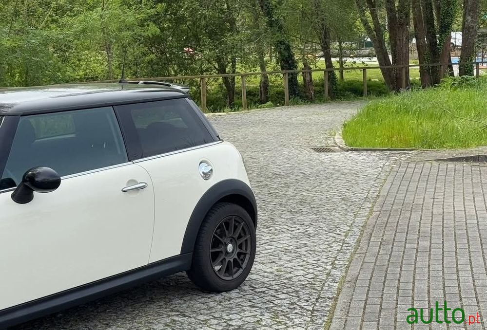 2008' MINI Cooper S 3 Portas photo #4