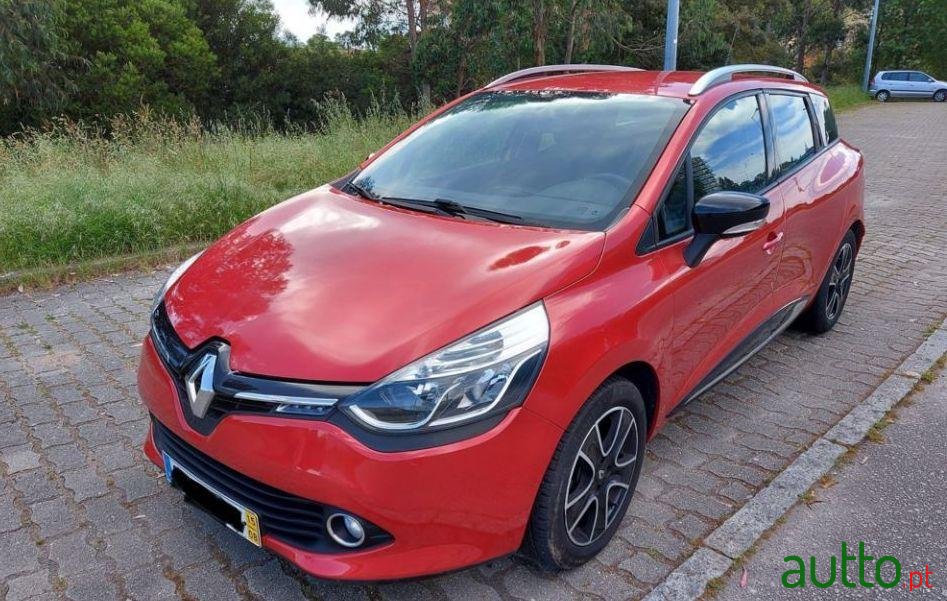 2015' Renault Clio Sport Tourer photo #2