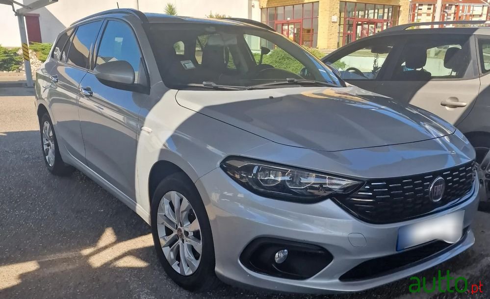 2017' Fiat Tipo Station Wagon photo #1