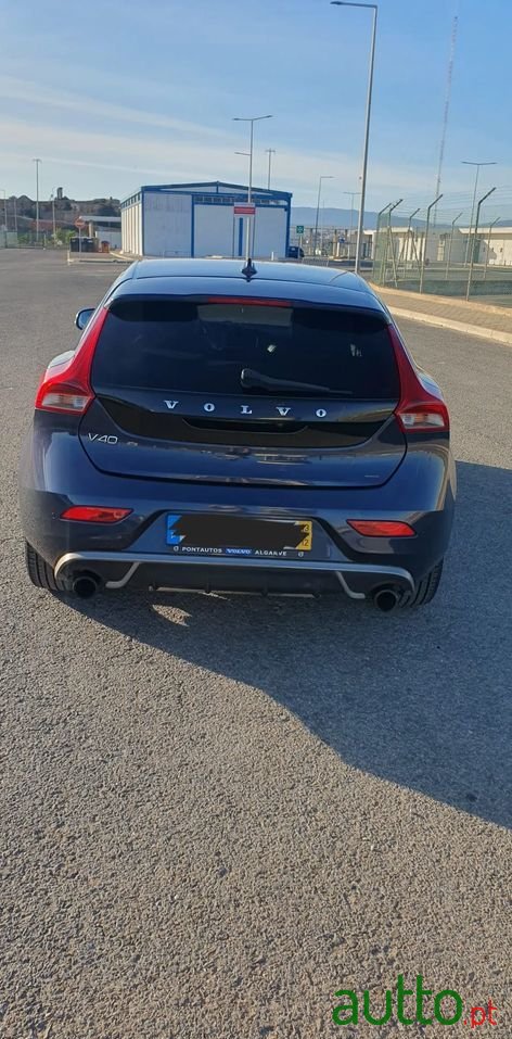 2013' Volvo V40 1.6 D2 R-Design photo #3