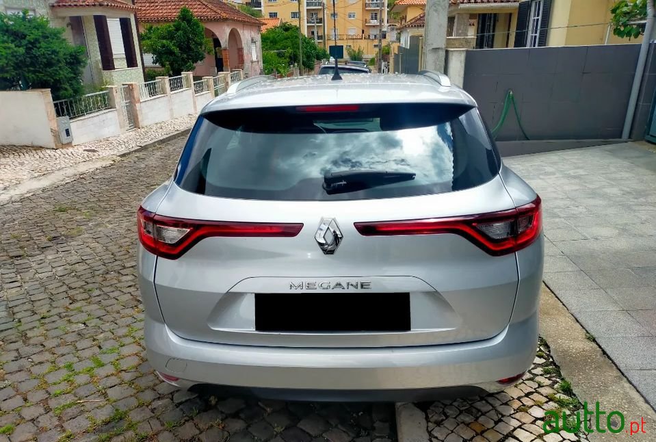 2017' Renault Megane Sport Tourer photo #4
