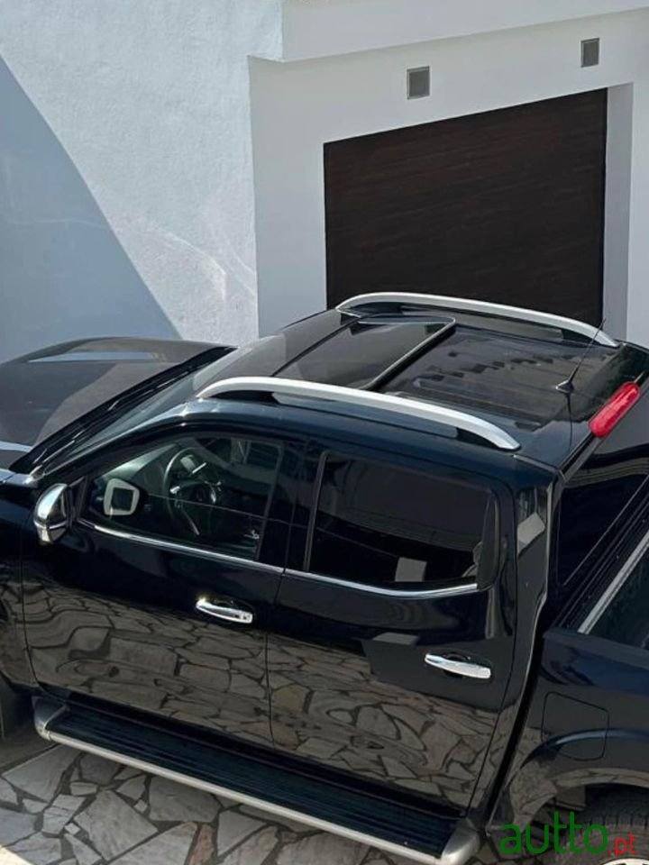 2019' Nissan Navara photo #6