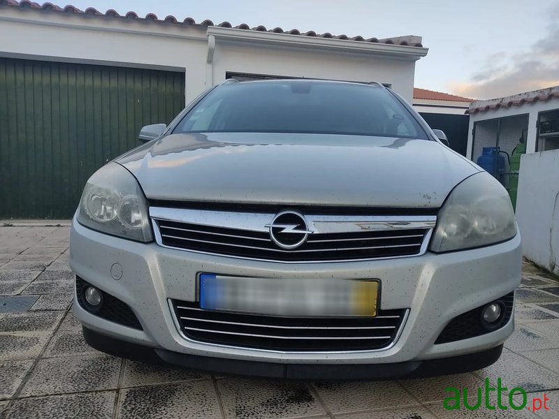 2008' Opel Astra Caravan photo #6