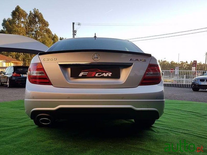 2012' Mercedes-Benz C-250 photo #1