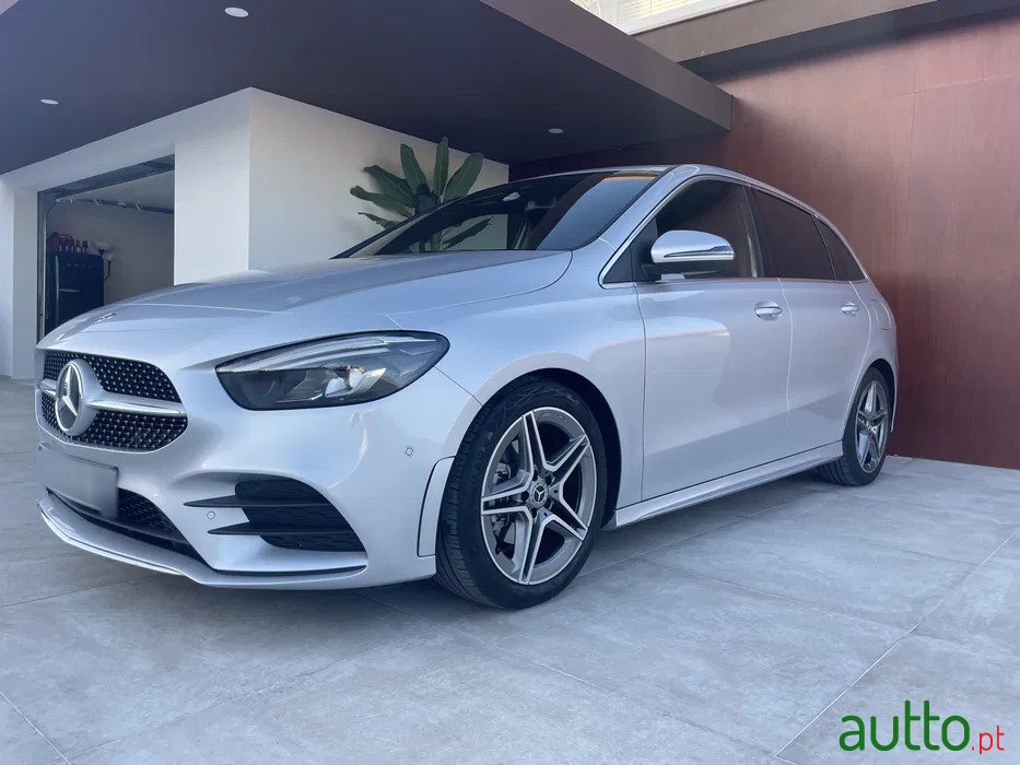 2020' Mercedes-Benz B 180 photo #2