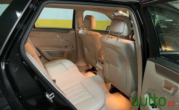 2013' Mercedes-Benz E-300 photo #2