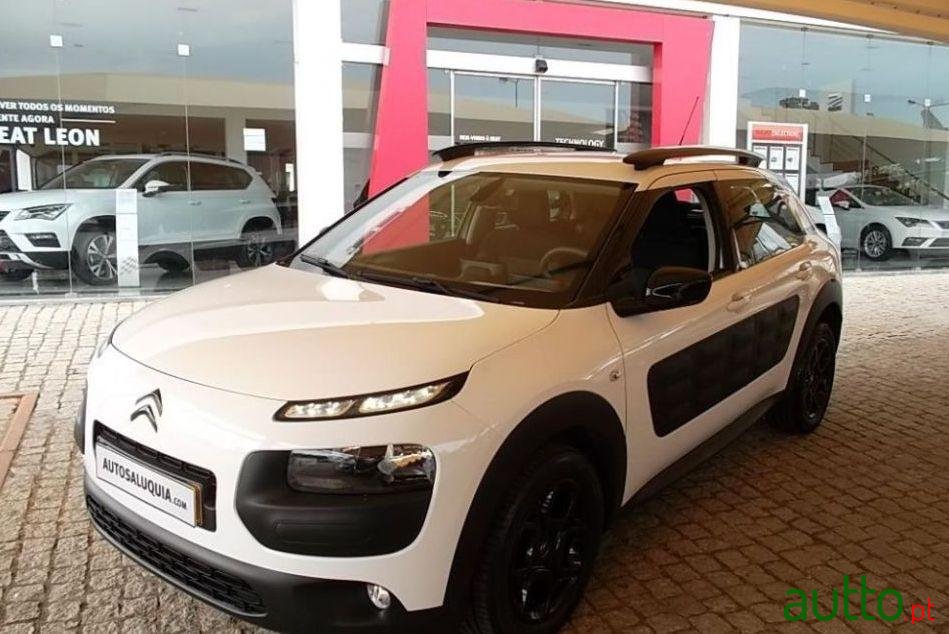 2016' Citroen C4-Cactus 1.6 Bluehdi Feel photo #2