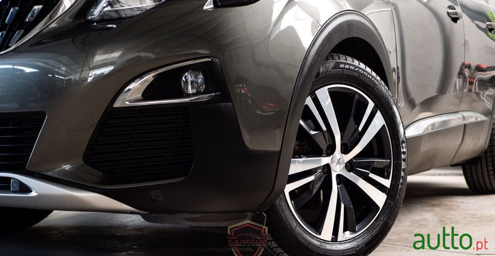 2019' Peugeot 3008 photo #3