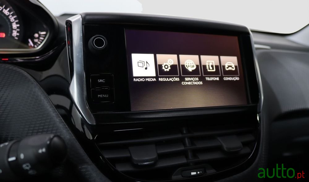 2016' Peugeot 2008 photo #6