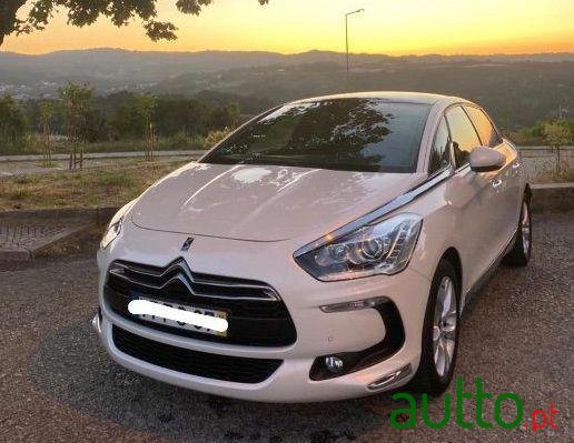 2014' DS Automobiles Ds5 photo #2