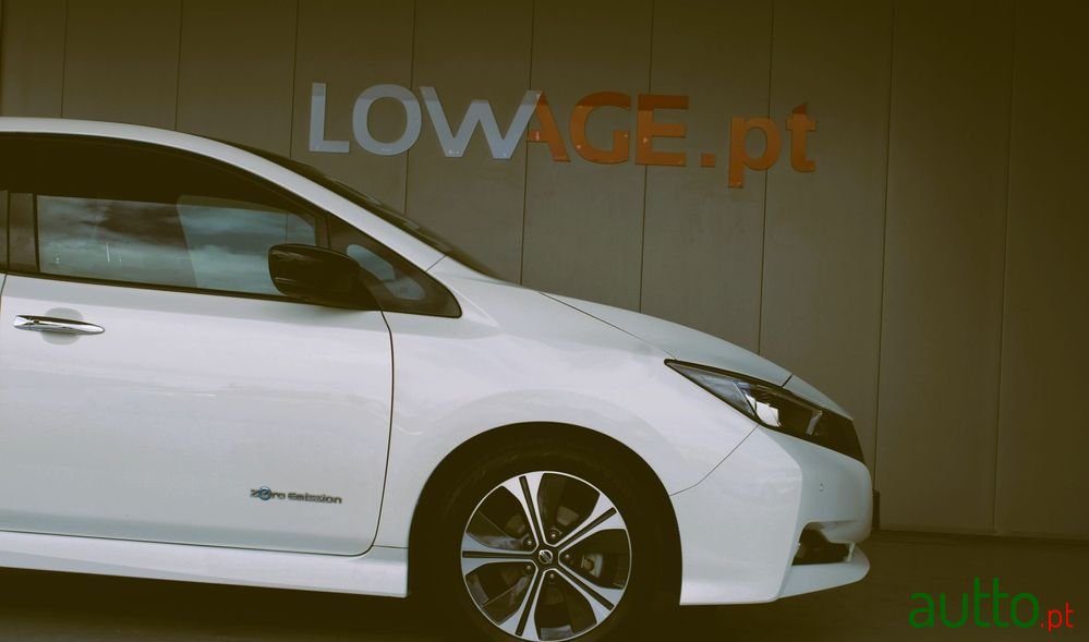 2021' Nissan Leaf Tekna photo #5