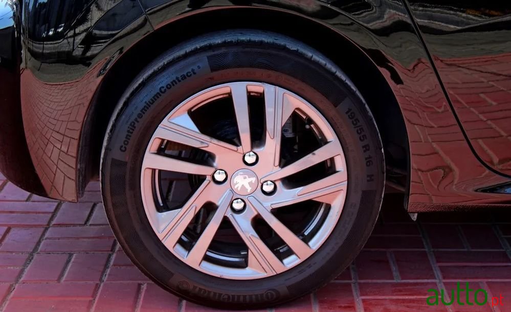 2021' Peugeot 208 photo #5