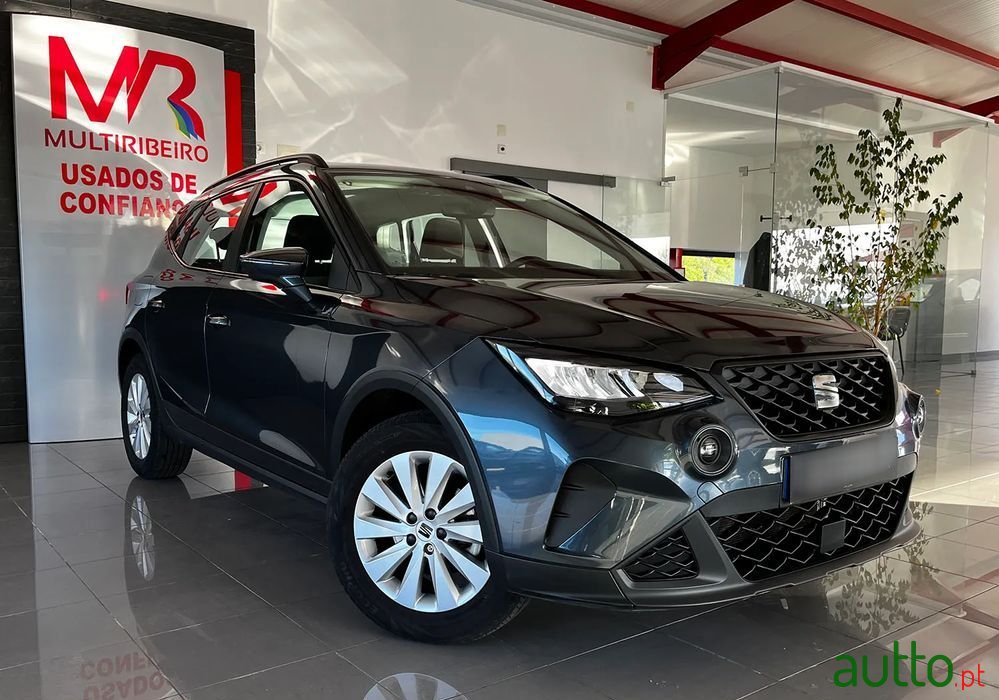 2022' SEAT Arona 1.0 Tsi Style photo #1