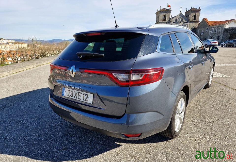 2019' Renault Megane Sport Tourer photo #5