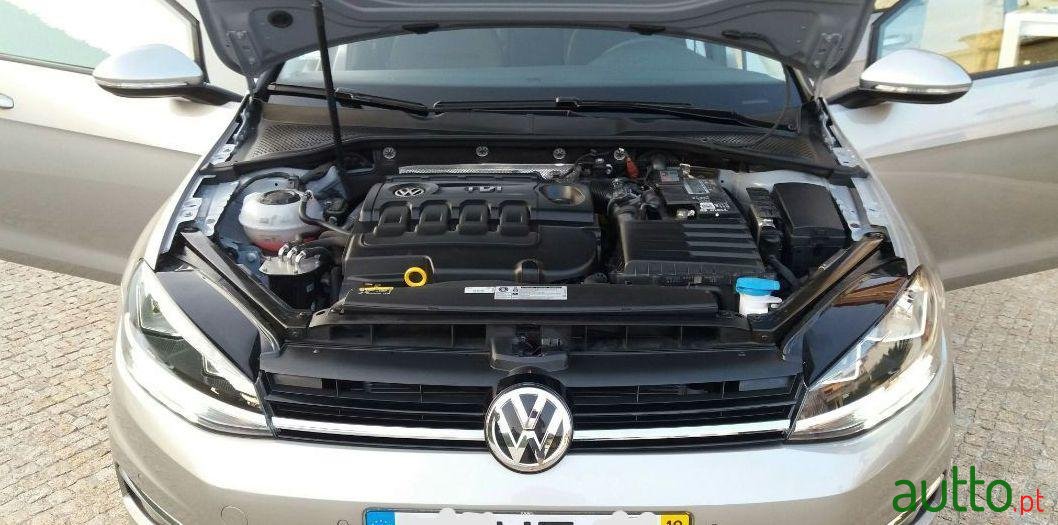 2018' Volkswagen Golf Variant photo #1