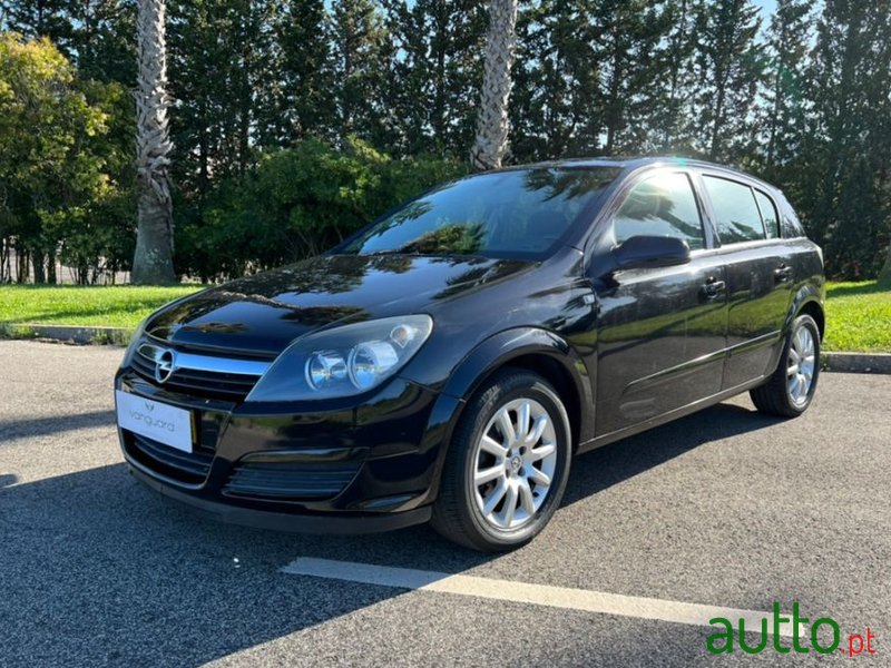 2005' Opel Astra photo #3