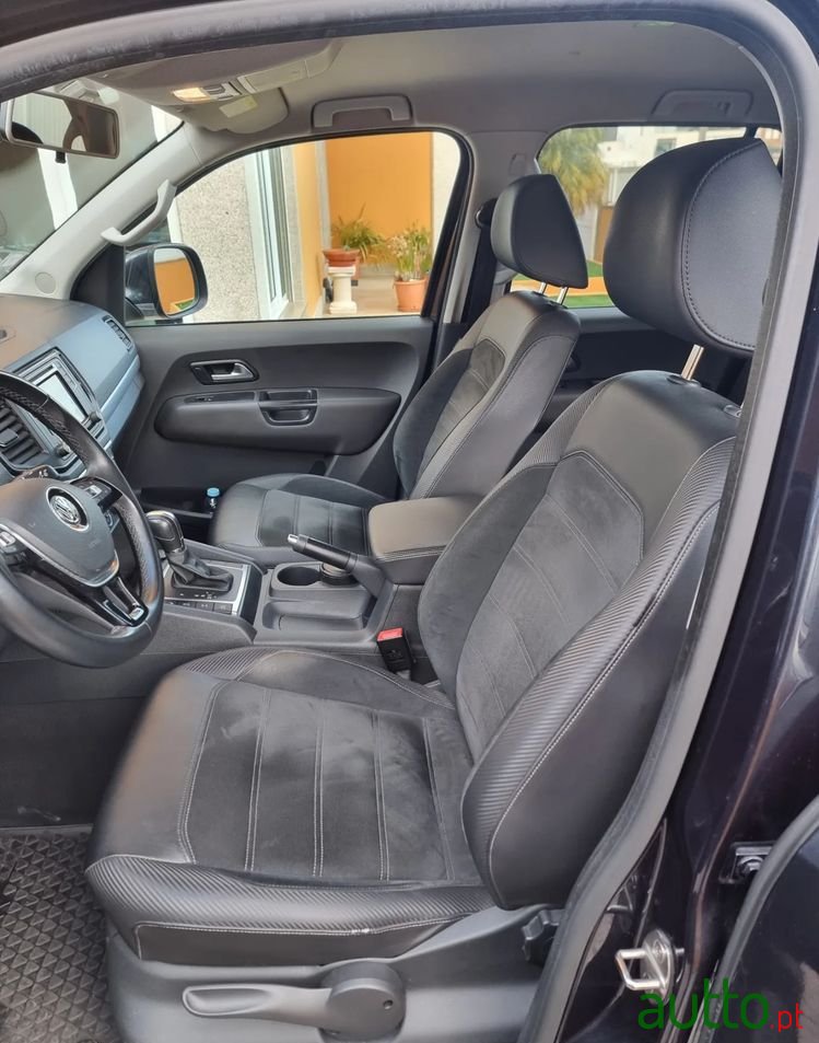 2019' Volkswagen Amarok photo #6