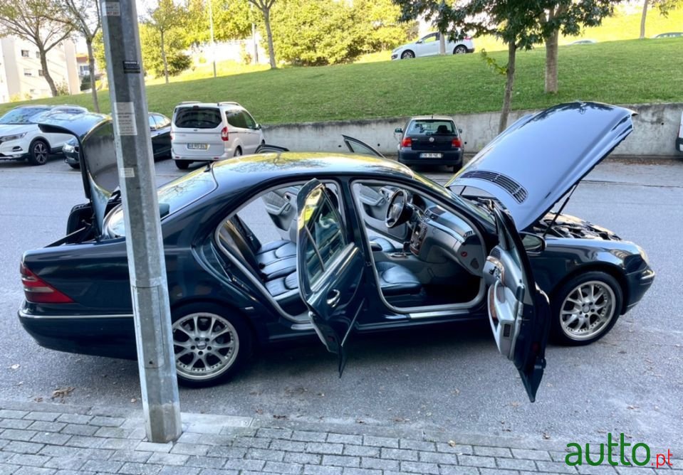 2001' Mercedes-Benz S-320 photo #6