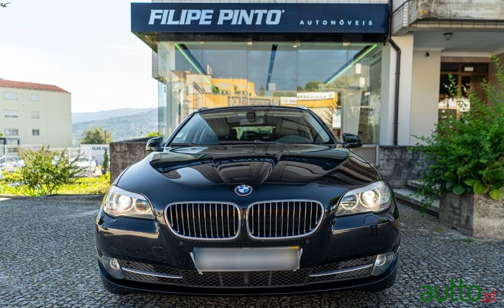 2011' BMW 520 D photo #4