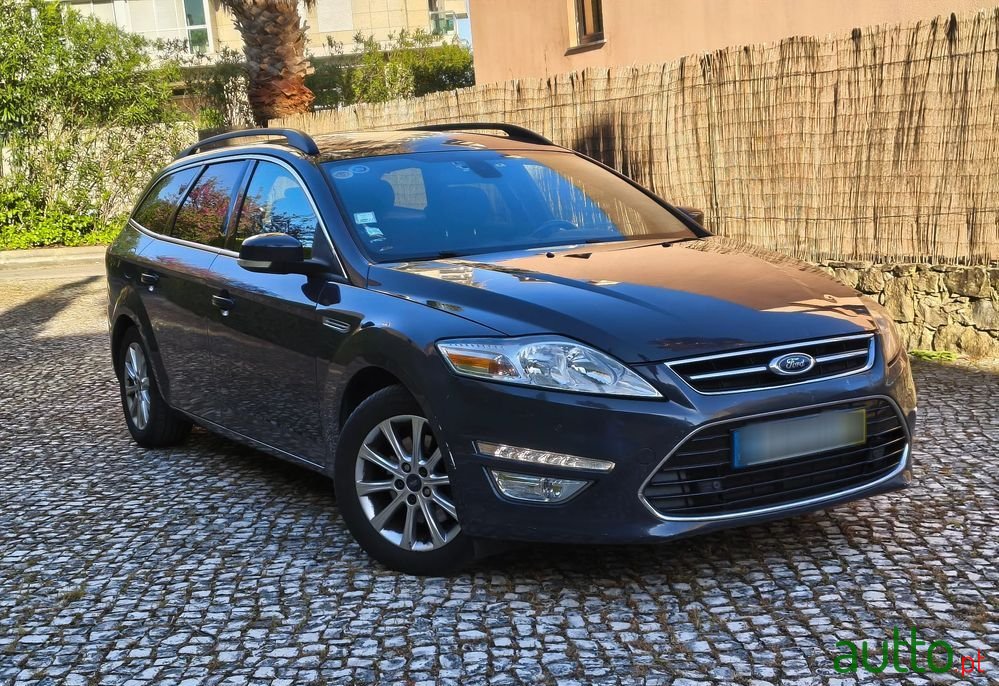 2013' Ford Mondeo Sw photo #2