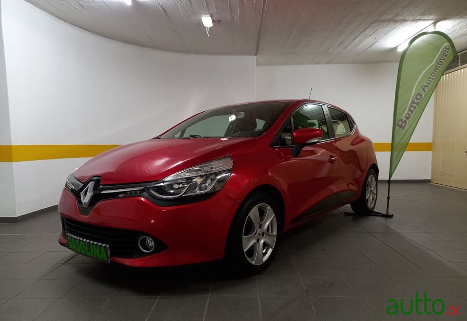 2013' Renault Clio photo #1