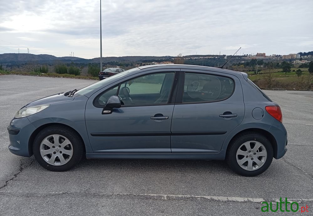 2008' Peugeot 207 1.4 Hdi Trendy photo #2