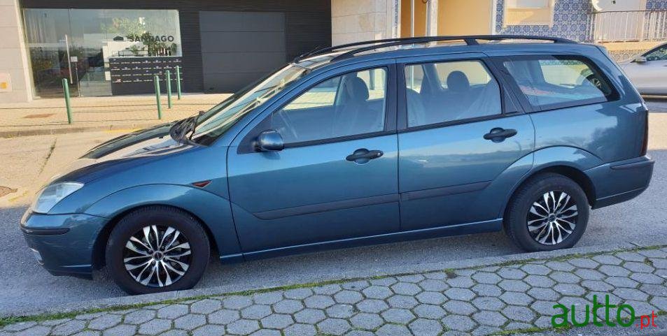 2003' Ford Focus Sw photo #2