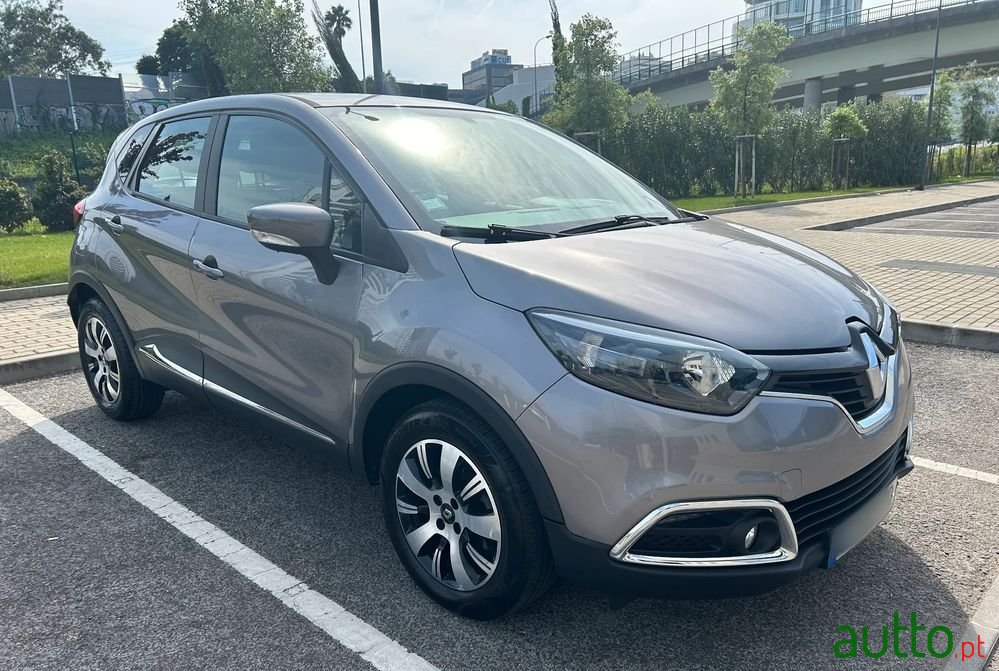 2015' Renault Captur 1.5 Dci Edc photo #2