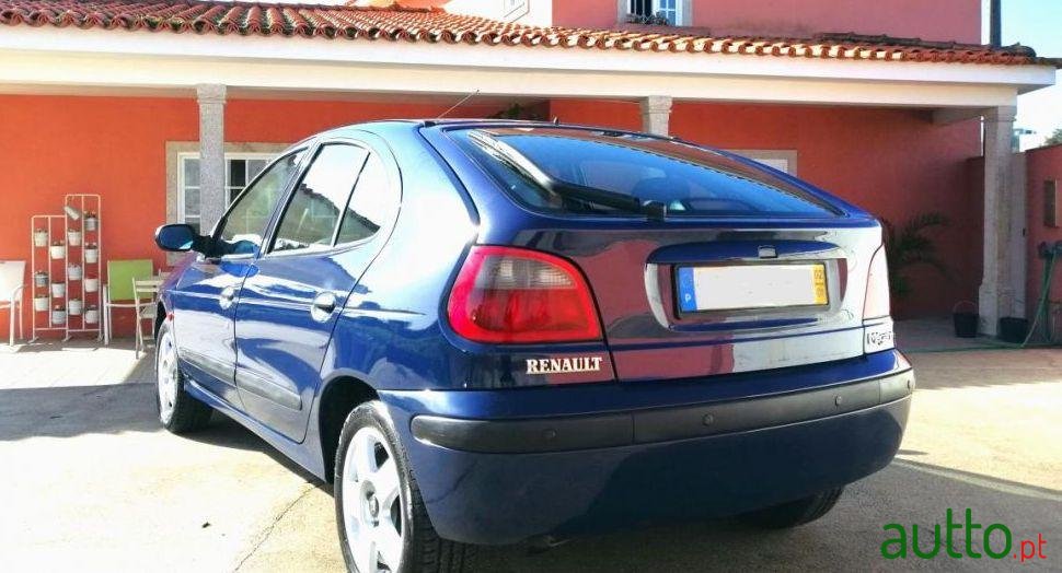 2002' Renault Megane Nacional photo #3