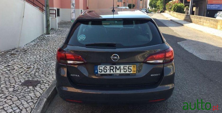 2016' Opel Astra photo #2