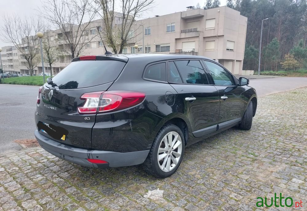 2011' Renault Mégane Sport Tourer photo #2
