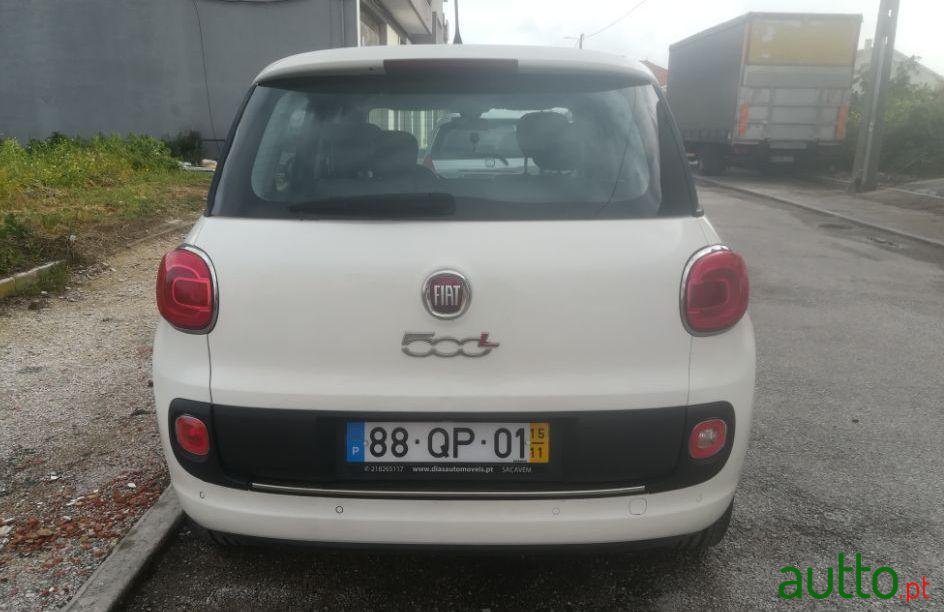 2015' Fiat 500L photo #2